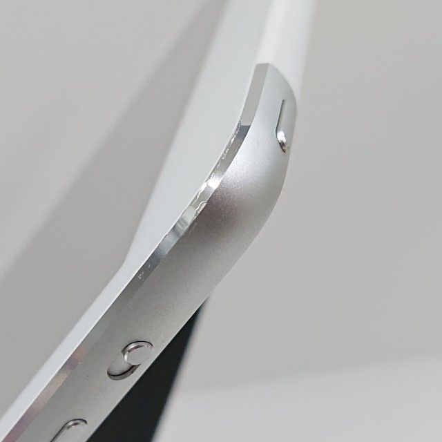 iPad Air Wi-Fi + Cellular 16GB au シルバー 送料無料 本体 c21754