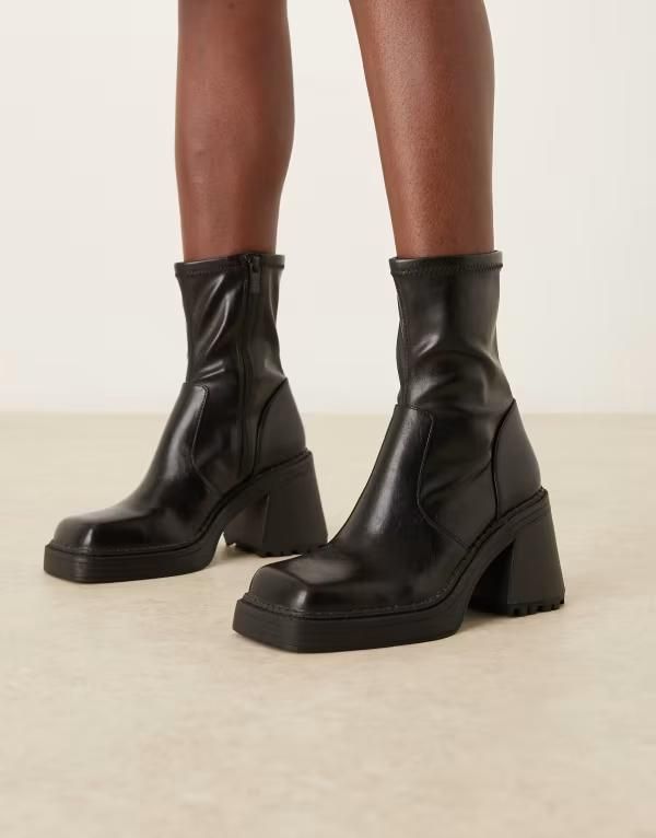 エイソス レディース シューズ ブーツ・レインブーツ プラットフォームブーツ プラットフォーム ブーツ ヒール ASOS DESIGN Wide Fit Reign square toe midhee