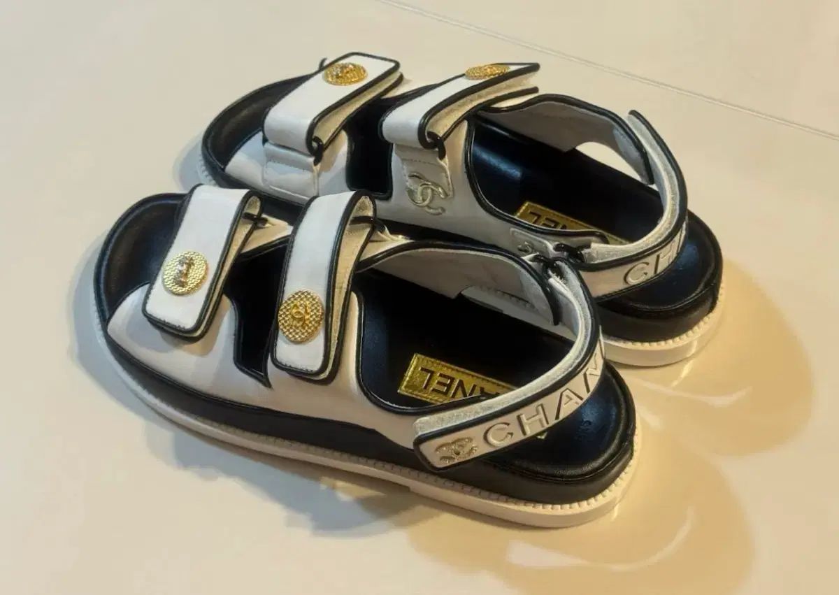 CHANEL シャネル バックル サンダル (保管のみ商品)
