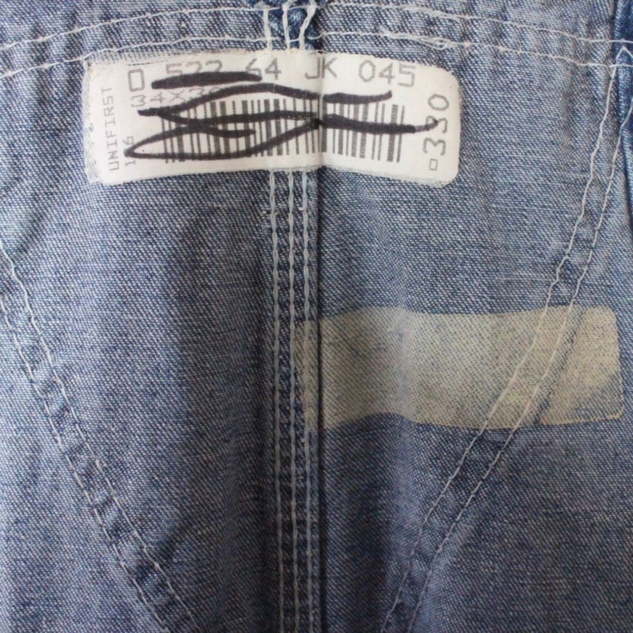 https://assets.mercari-shops-static.com/-/large/plain/2JUi4dudmbVfcth3pXf29h.jpg@jpg