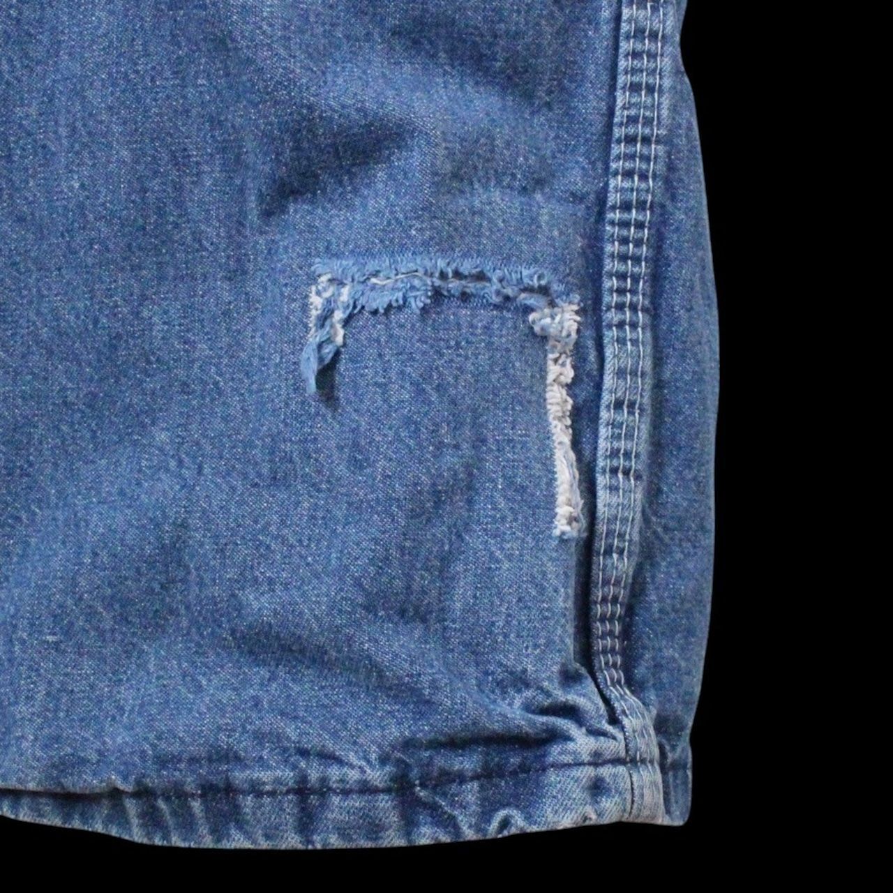 https://assets.mercari-shops-static.com/-/large/plain/2JUi4dvWkHMhN7pUkfaHrj.jpg@jpg