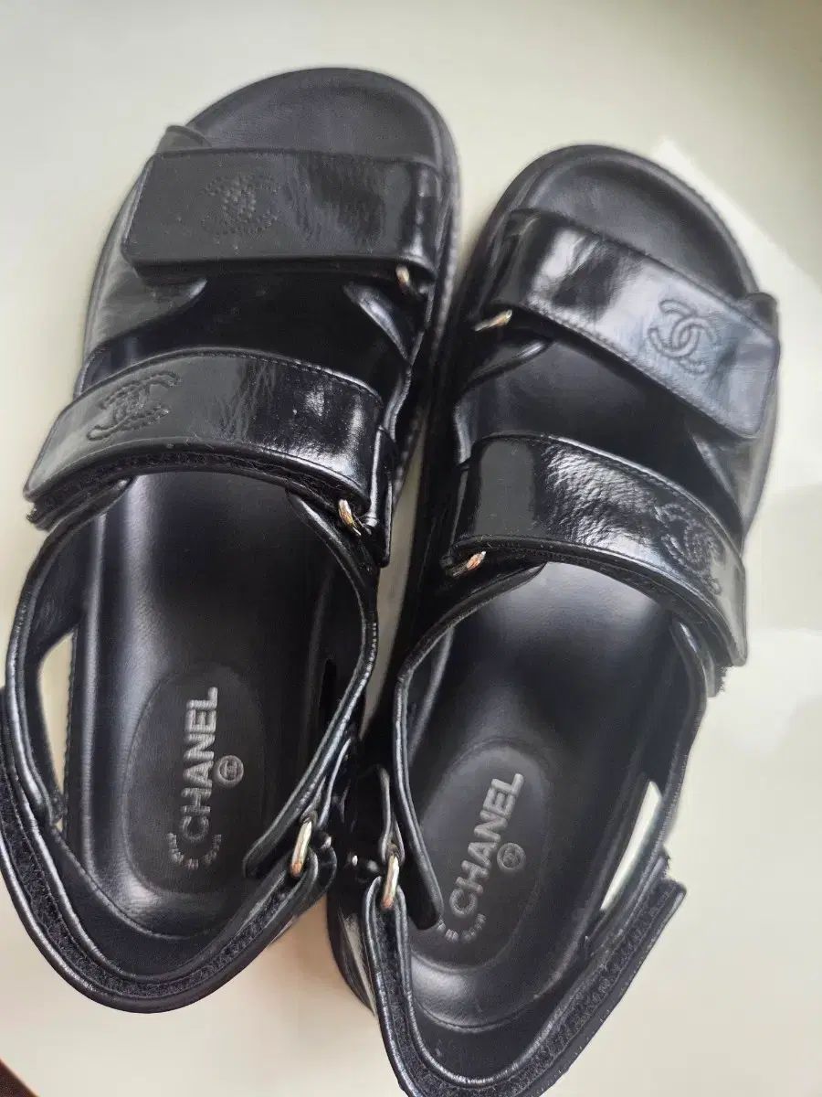CHANEL サンダル ブラック 紐調整 バックル