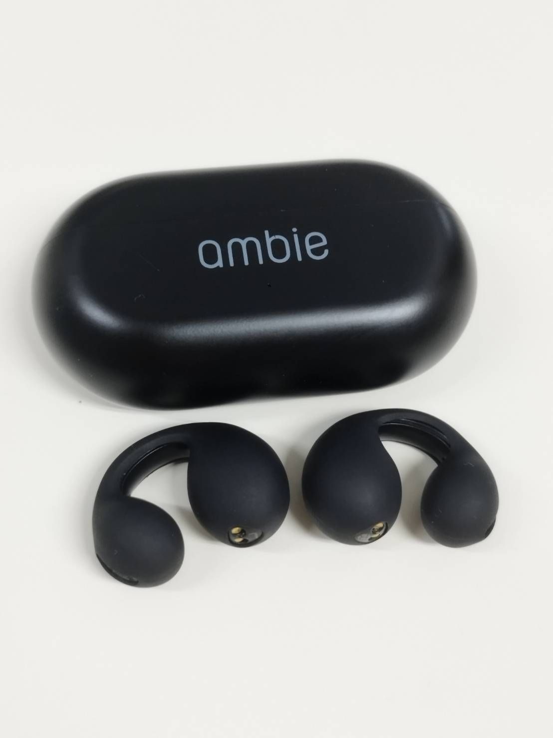 良品】ambie AM-TW01/ワイヤレスイヤホン/ブラック - メルカリ