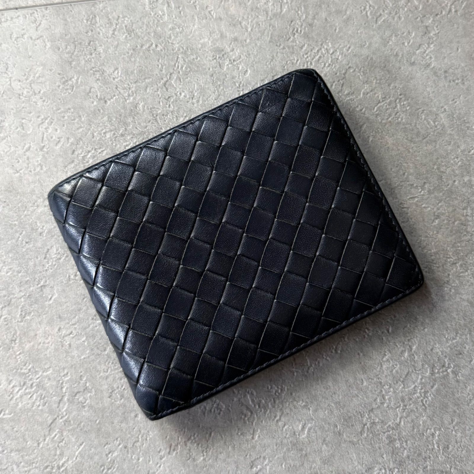 BOTTEGA VENETA ボッテガヴェネタ イントレチャート 二つ折り財布 レザー ネイビー ブルー バイカラー コンパクトウォレット