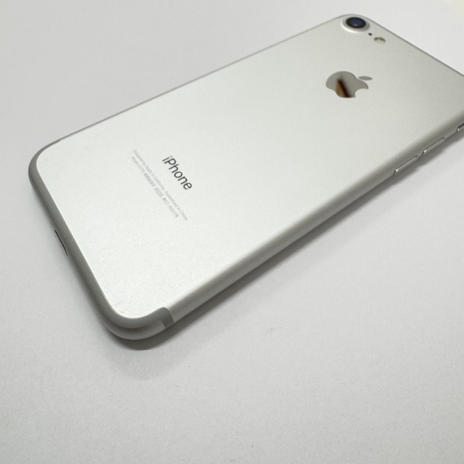 iPhone 7 32GB SIMフリー 美品 シルバー - メルカリ