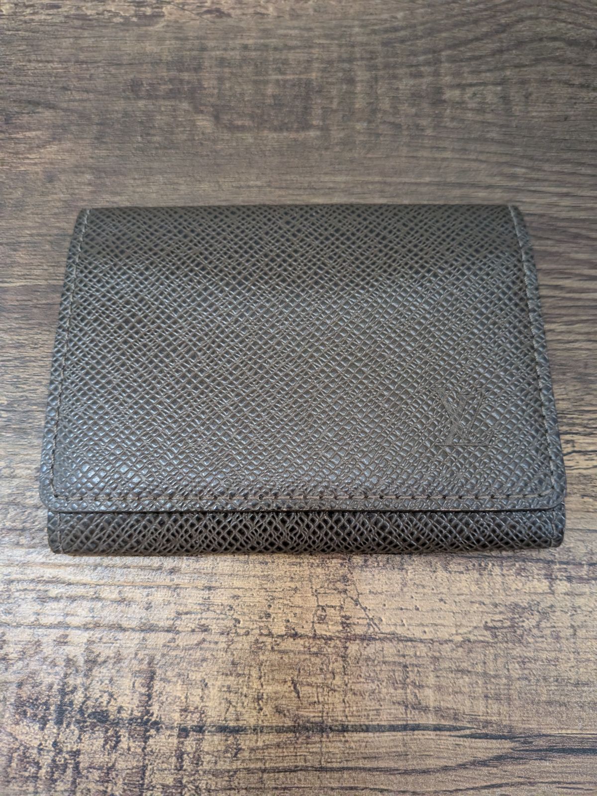 LOUIS VUITTONタイガ アンヴェロップ カルトドゥヴィジット カードケース