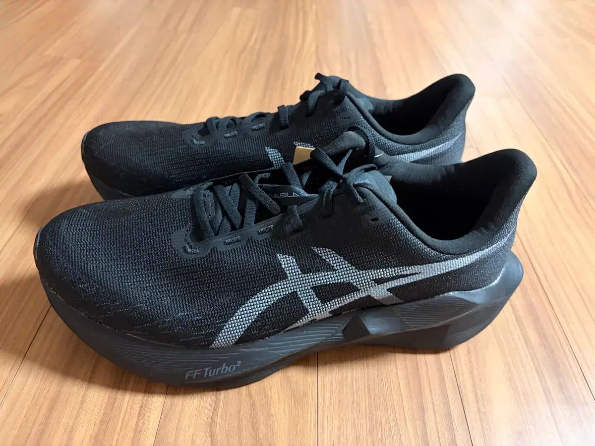 アシックス ランニング ノヴァブラスト BLAST 6 ブラック 290 2E wide 新品