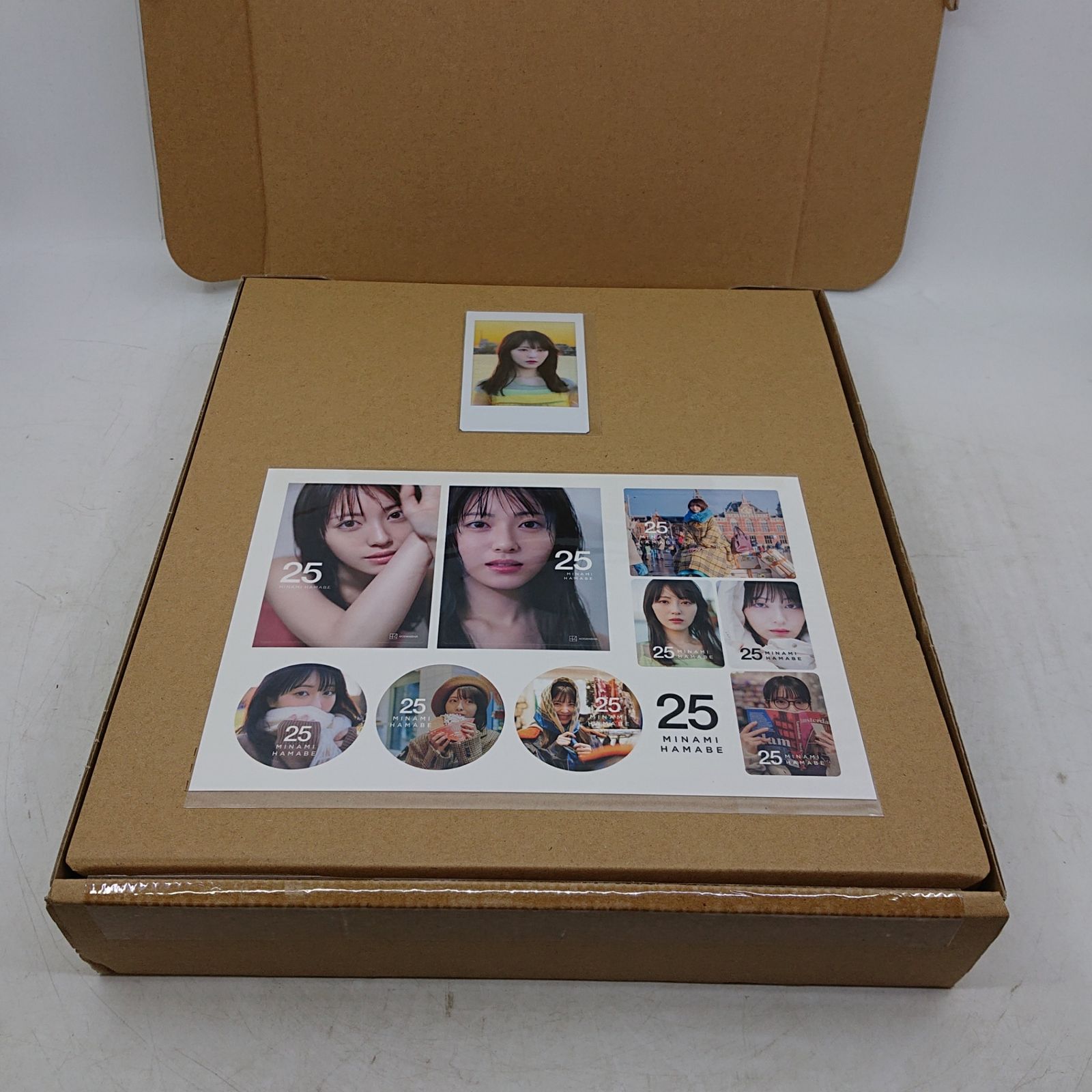 未使用品】浜辺美波写真集 25 豪華版 講談社 付属品あり 箱付き