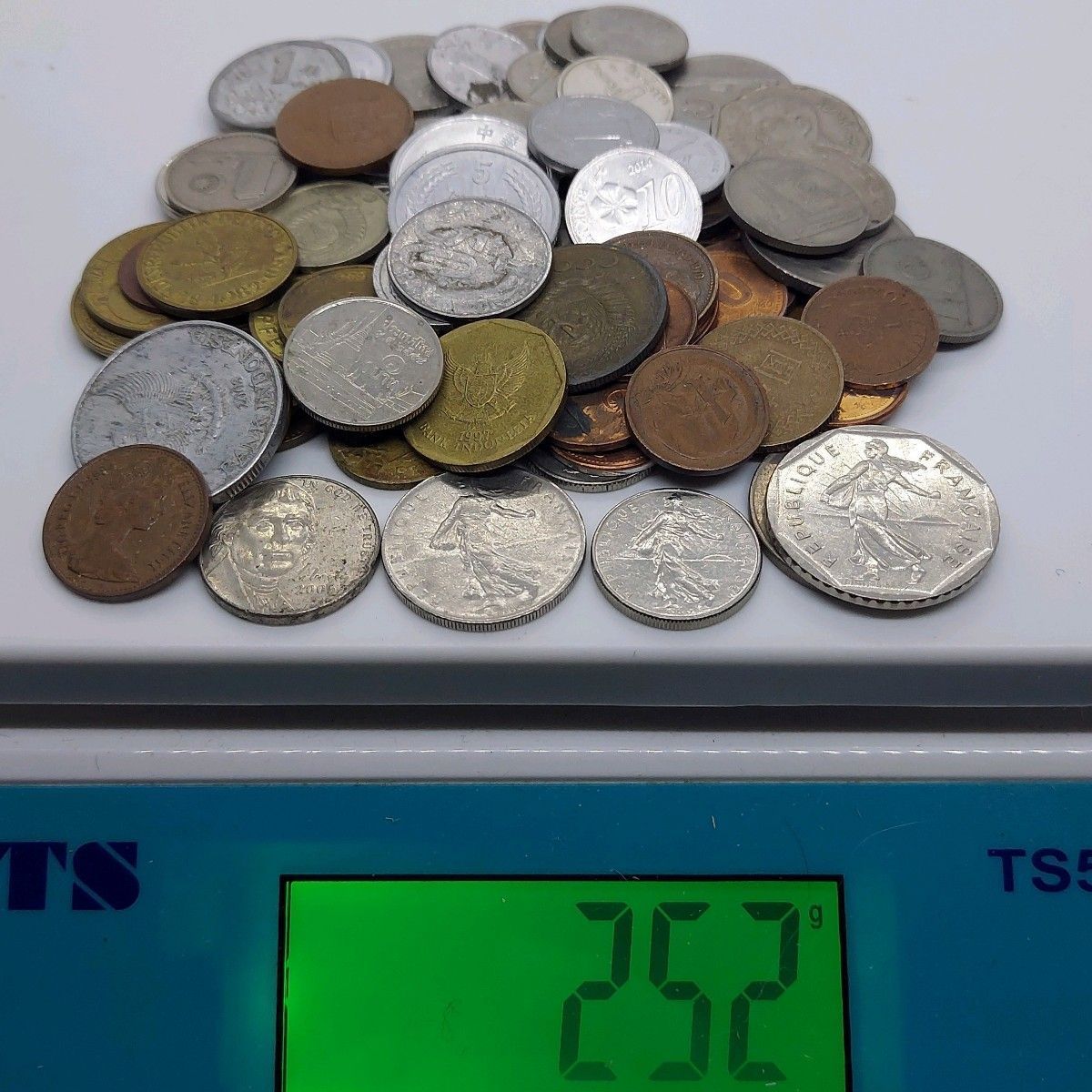 外国コイン まとめて 約0.25kg(252g) 海外硬貨 古銭 アメリカ
