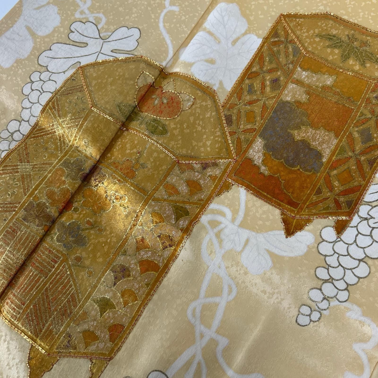 付下げ 金駒刺繍 金彩 葡萄の染め 紋無し 正絹 着物 MK-4196 - メルカリ