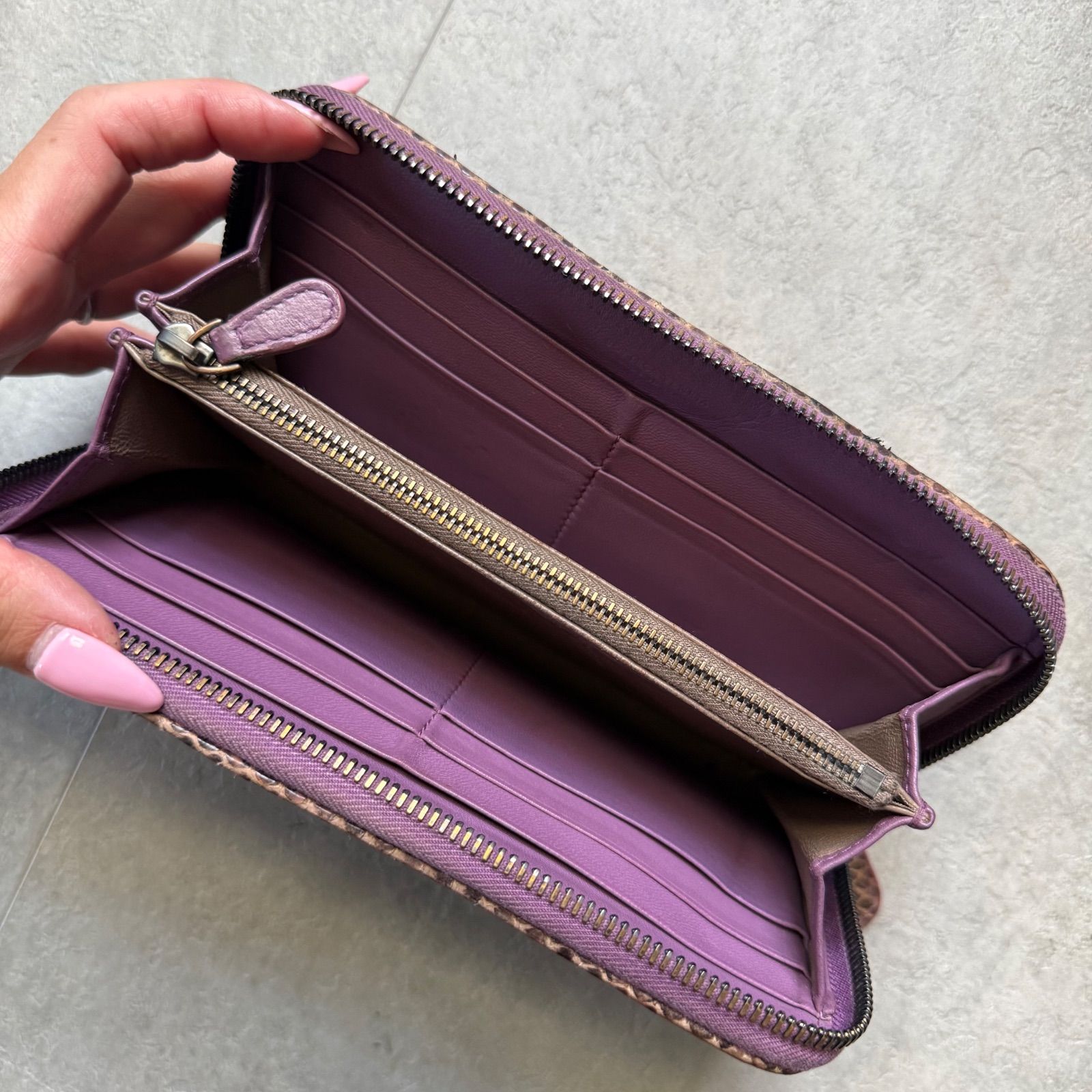 BOTTEGA VENETA ボッテガヴェネタ イントレチャート パイソン ラウンド