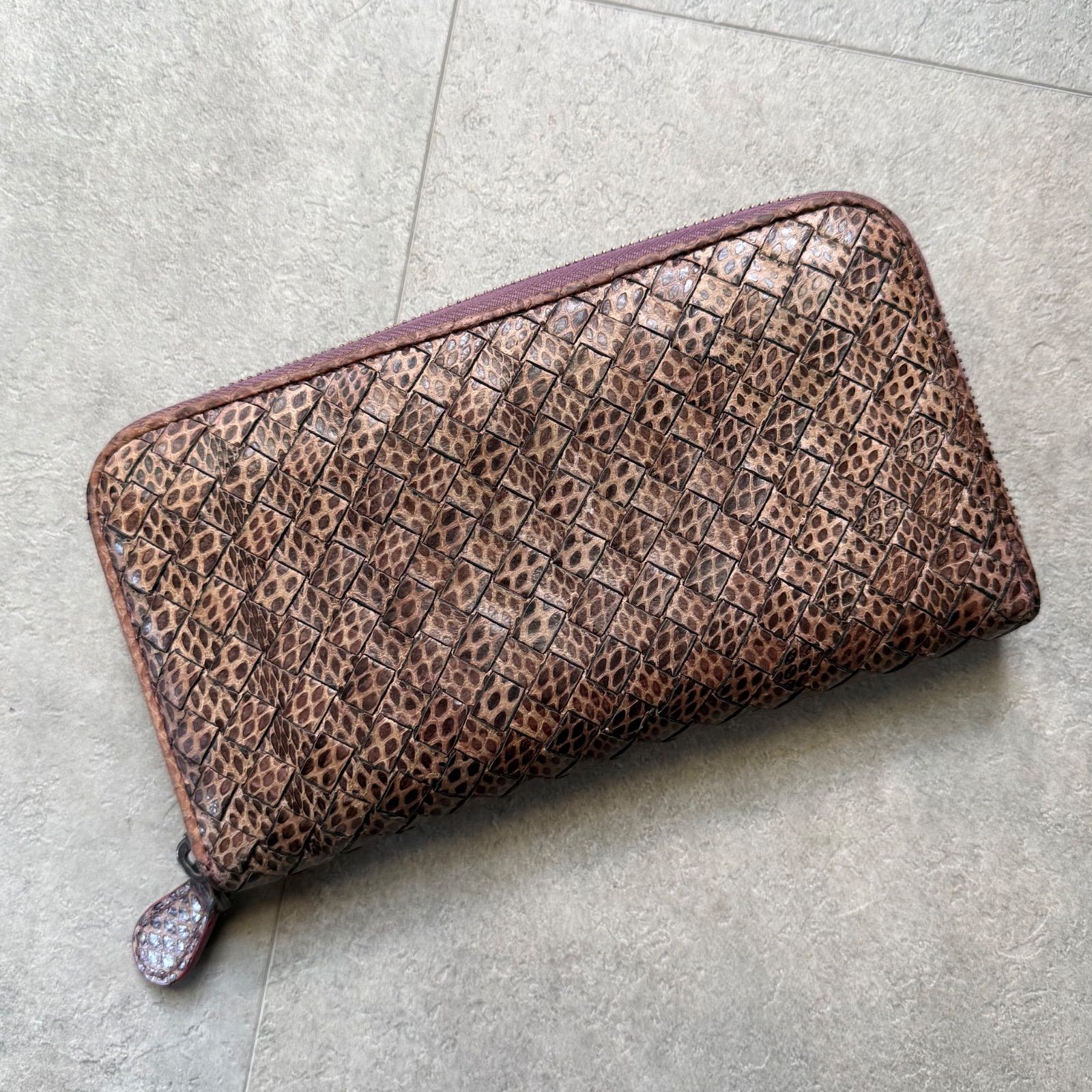 BOTTEGA VENETA 編み込み長財布 ダークブラウン BOTTEGA VENETA ボッテガヴェネタ イントレチャート パイソン ラウンド