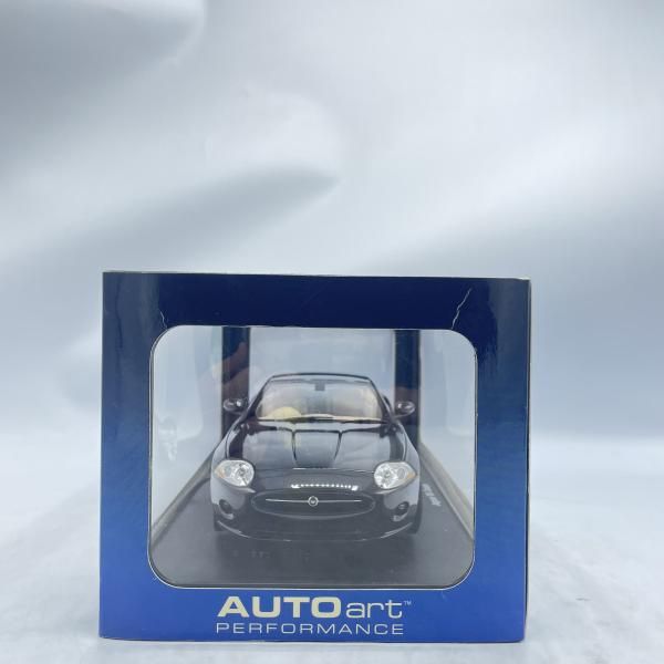 中古】1/18 ｵｰﾄｱｰﾄ ｼﾞｬｶﾞｰ XK ｸｰﾍﾟ 2006 (ﾌﾞﾗｯｸ) 開封/箱ｲﾀﾐ/箱日焼け