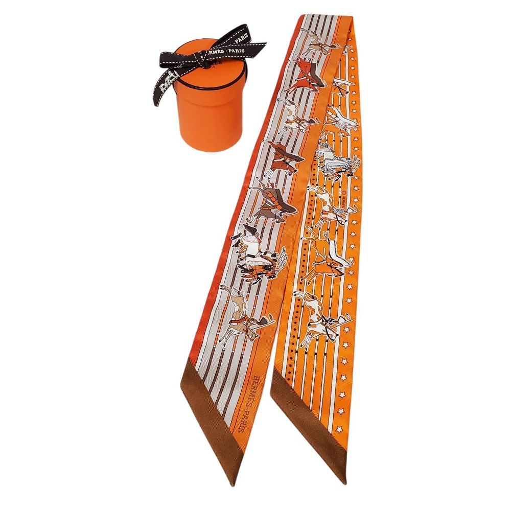 【新品同様・未使用品】エルメス HERMES ツイリー Pani La Shar Pawnee パウニー族の首長 オレンジ/マスチック/ブラウン シルク100％/AT221227