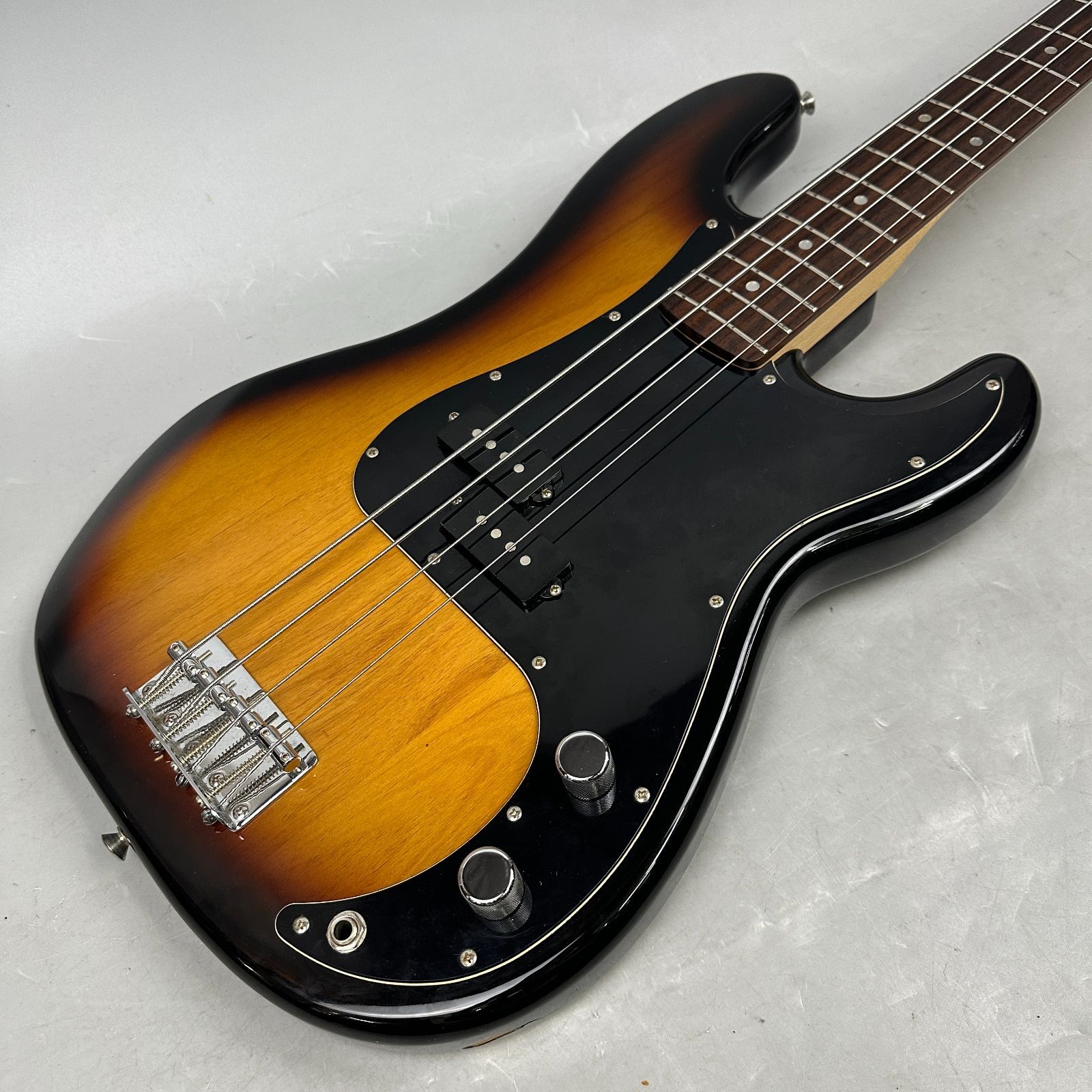 【Squier Precision Bass ブラック 1999年製】 楽器店メンテナンス済！ Squier Precision Bass 1999年製 AA4IK314301