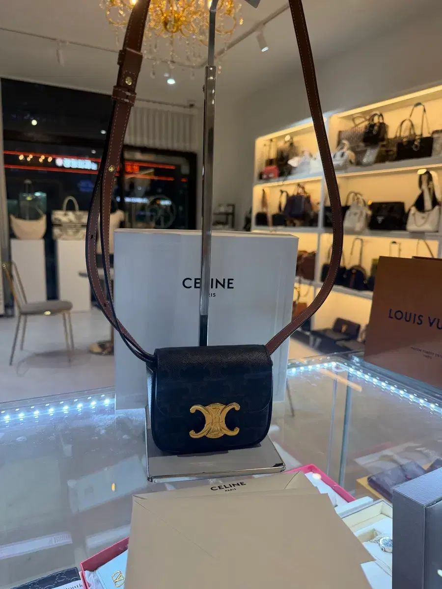 正規品 セリーヌ ミニ クロード バッグ 94,901円