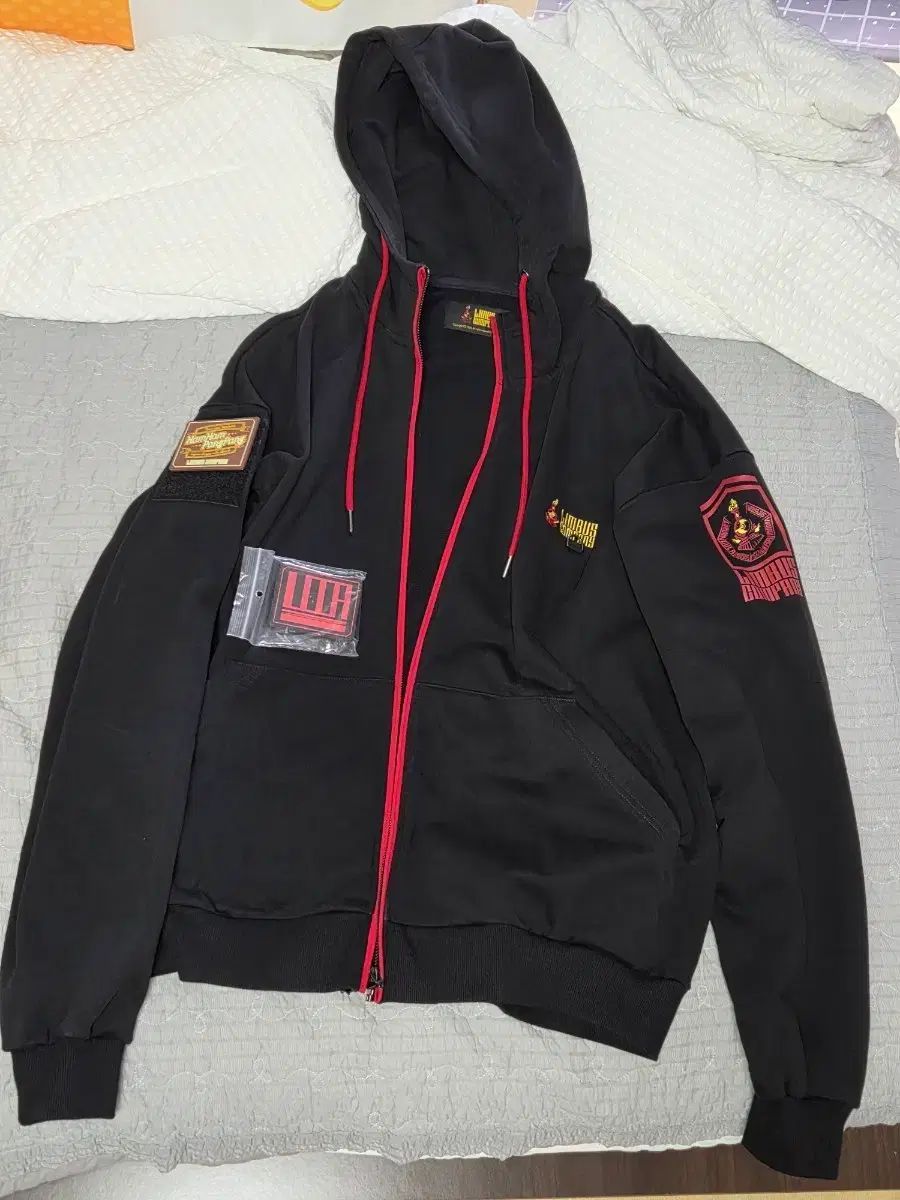 ハムハムパンパン Limbus ジップアップ フーディー 出品
