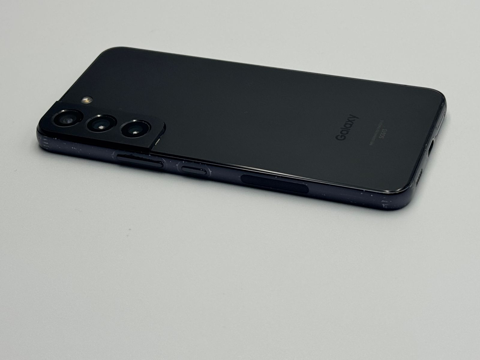 中古C】Galaxy S22 SCG13 ファントムブラック SIMフリー 白ロム - メルカリ