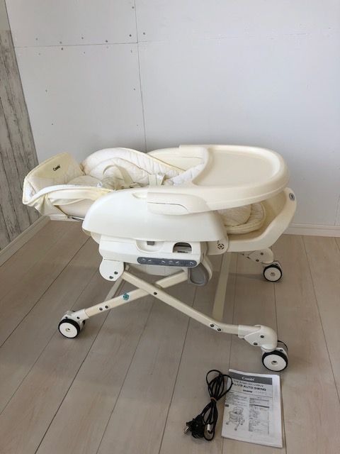 クリーニング済み　説明書付　ネムリラ AUTO SWING イエロー コンビ(Combi) 電動　ハイローチェア・ベビーラック0724-20