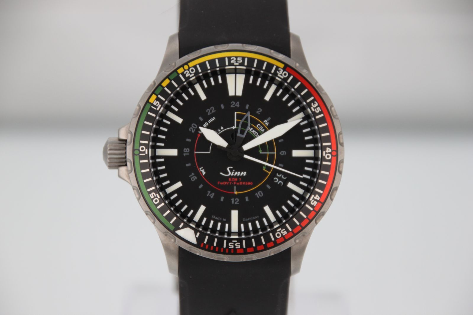 ジン EZM7 Mission Timer 857.EZM-7 Black文字盤 Automatic 43mm 腕時計 Aランク 210,000円