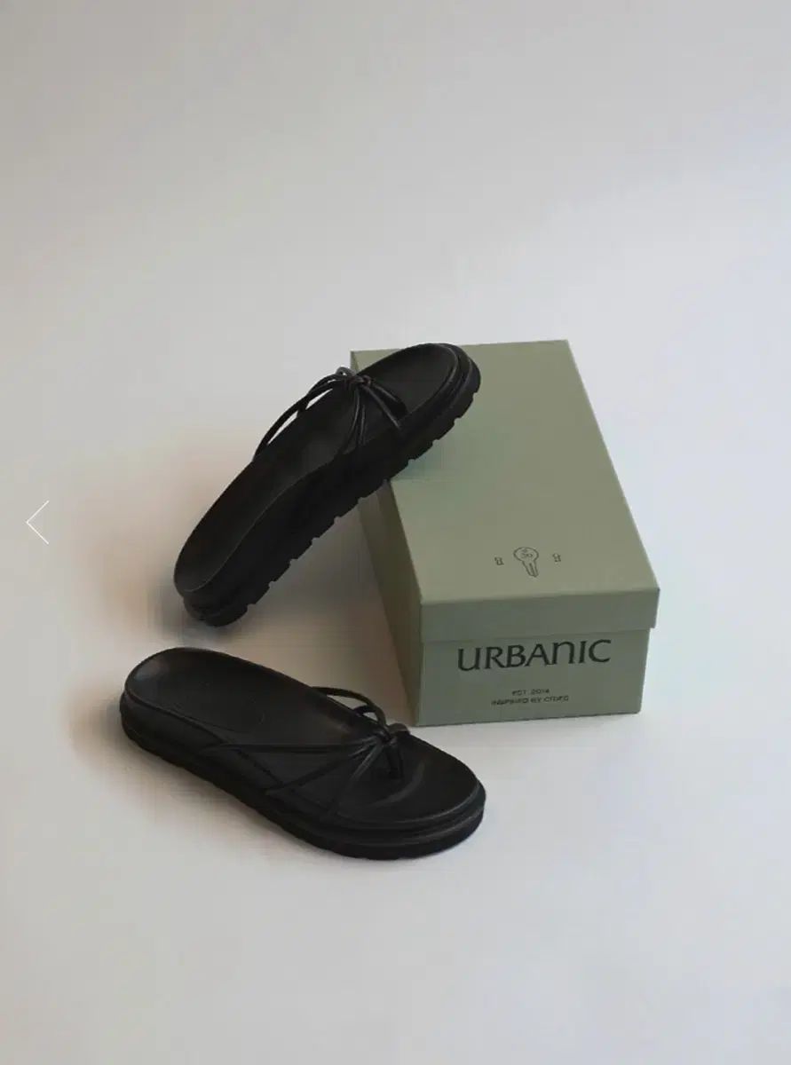 Urbanic30 Solene Slippers (37)