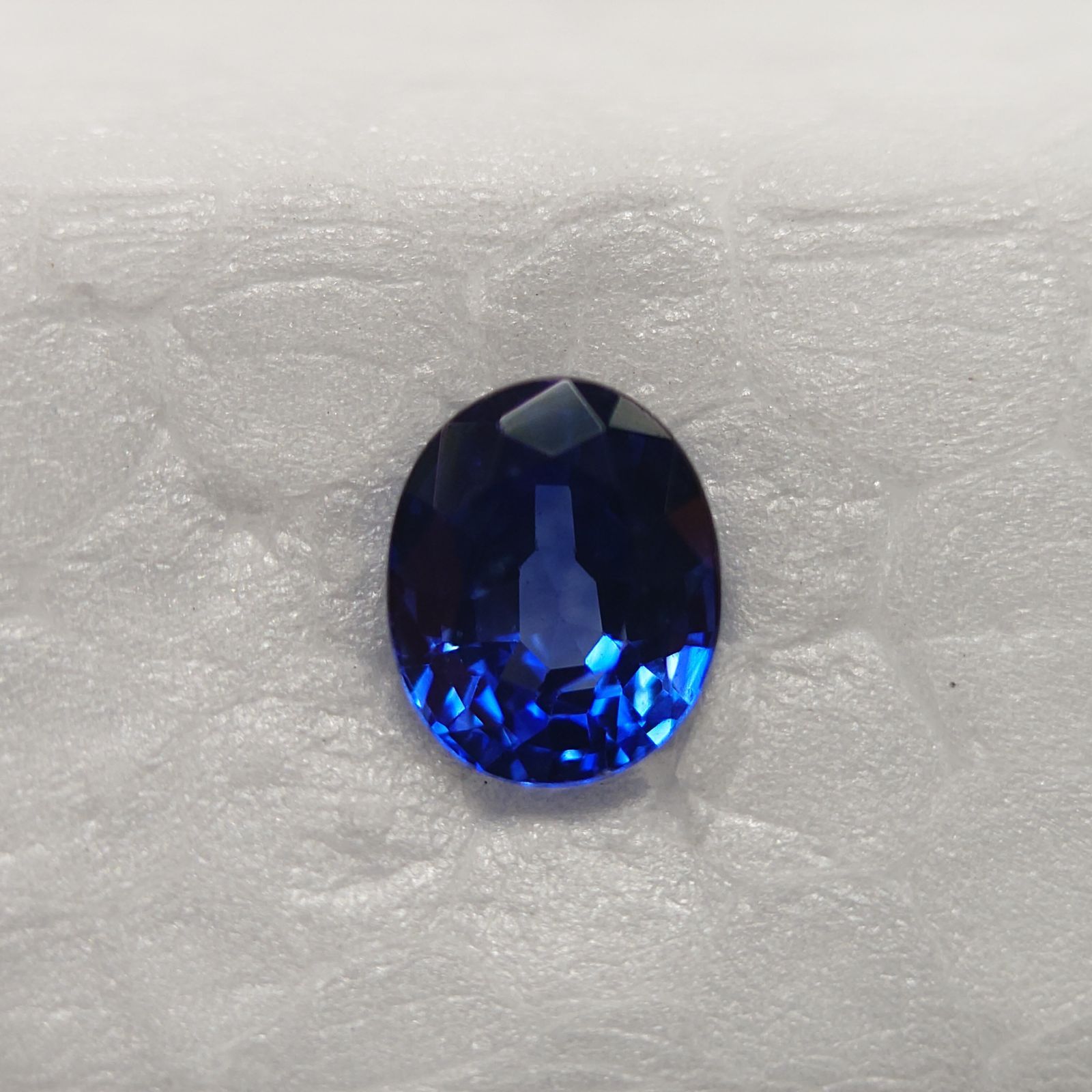 天然サファイア 0.43ct 約4.6mmｘ3.8mmｘ2.5ｍｍ ジュエリー外し s0015