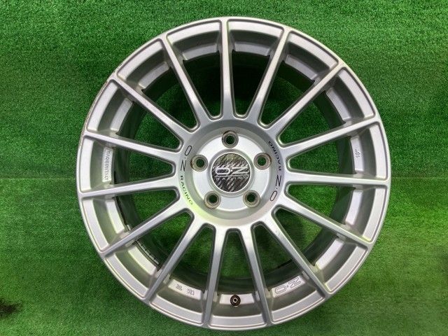 OZ ﾌｫﾙｸｽﾜｰｹﾞﾝ ｻﾞﾋﾞｰﾄﾙ ホイール アルミ シルバー 18インチ 8J 5穴 4本