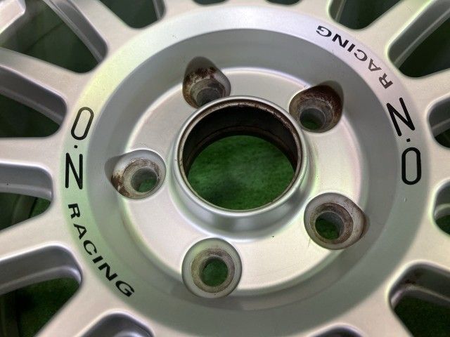 OZ ﾌｫﾙｸｽﾜｰｹﾞﾝ ｻﾞﾋﾞｰﾄﾙ ホイール アルミ シルバー 18インチ 8J 5穴 4本