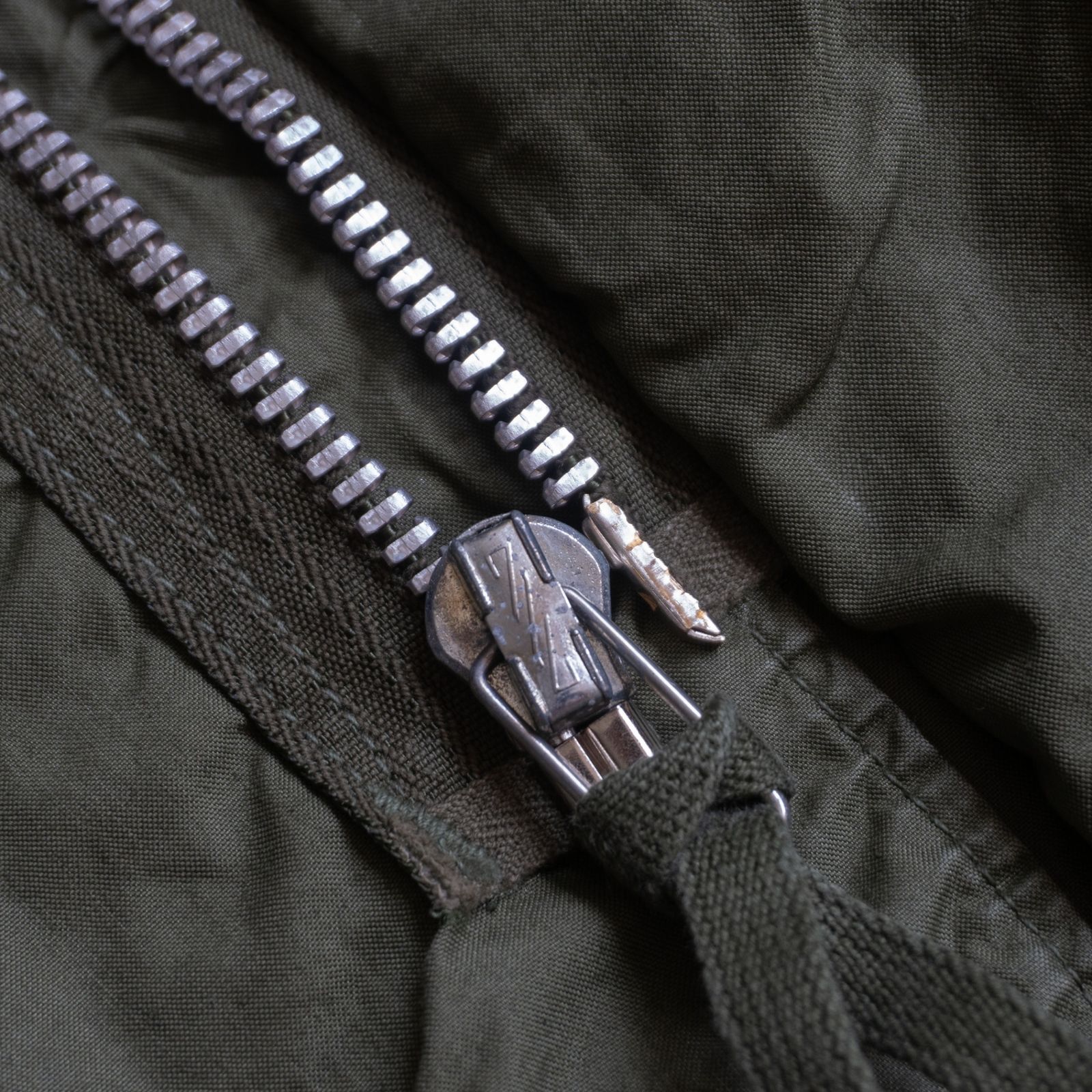 【60s/アルミジップ】US ARMY【M-65 モッズコート】S 60年代 フィッシュテール パーカ アーミー 米軍 26070604 60s/アルミジップ】US ARMY【M-65 モッズコート】S 60年代 フィッシュ