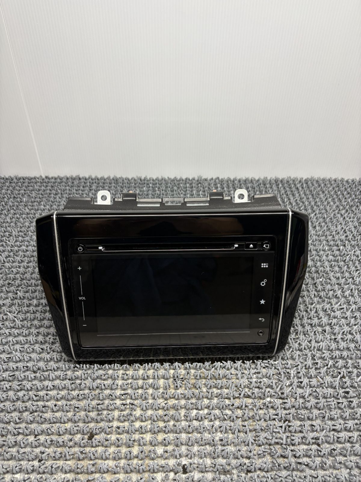 HARMAN カーオーディオ 本体 39920-80P04-0CE 車 スズキ純正 メモリーナビ HARMAN 39920-80P04-0CE 2019年地図