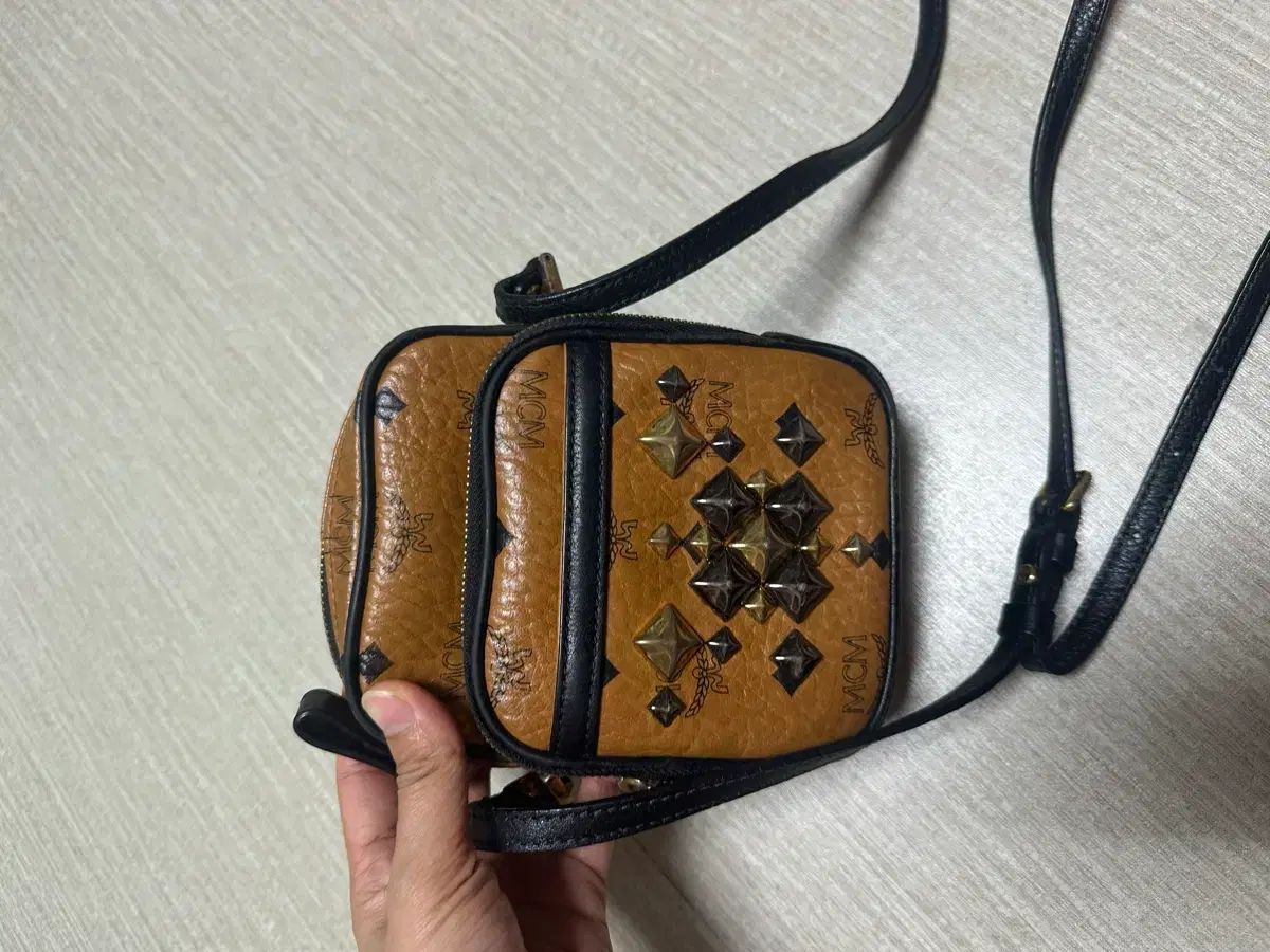 MCMバッグ 10,888円