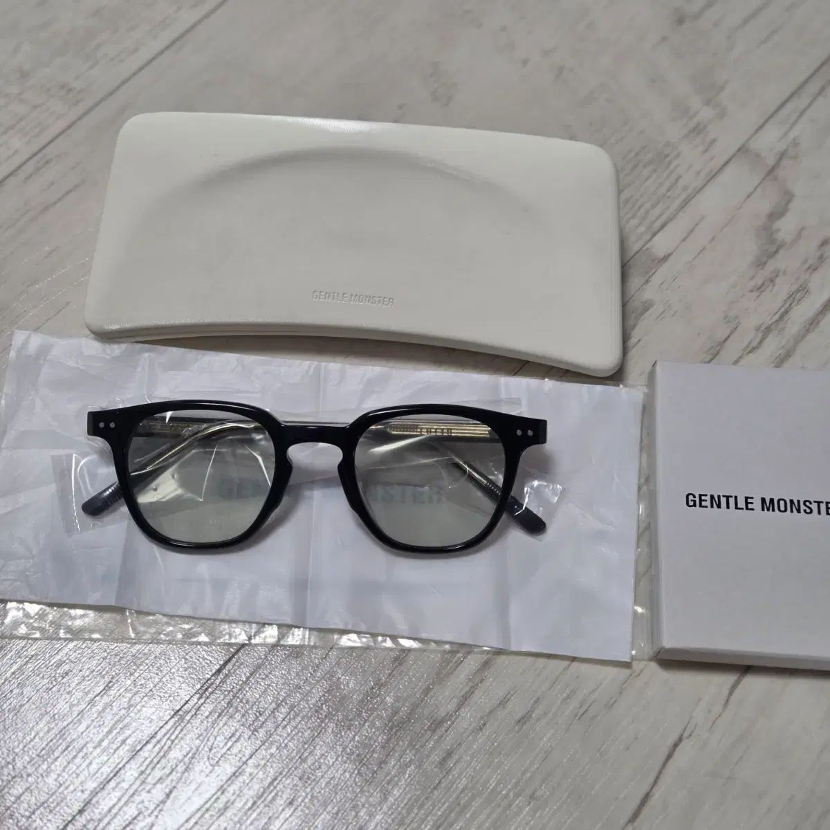 ジェントルモンスター ルート01 (K) 21,566円
