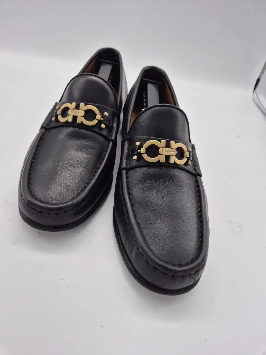FERRAGAMO フェラガモ ローファー ブラック ゴールド 260 サイズ