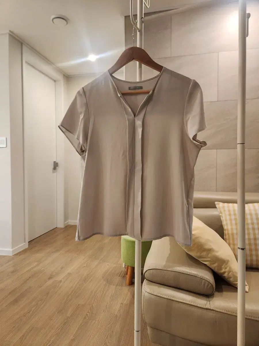 新品 Theory ブラウス 44 66 全て可能 23,424円