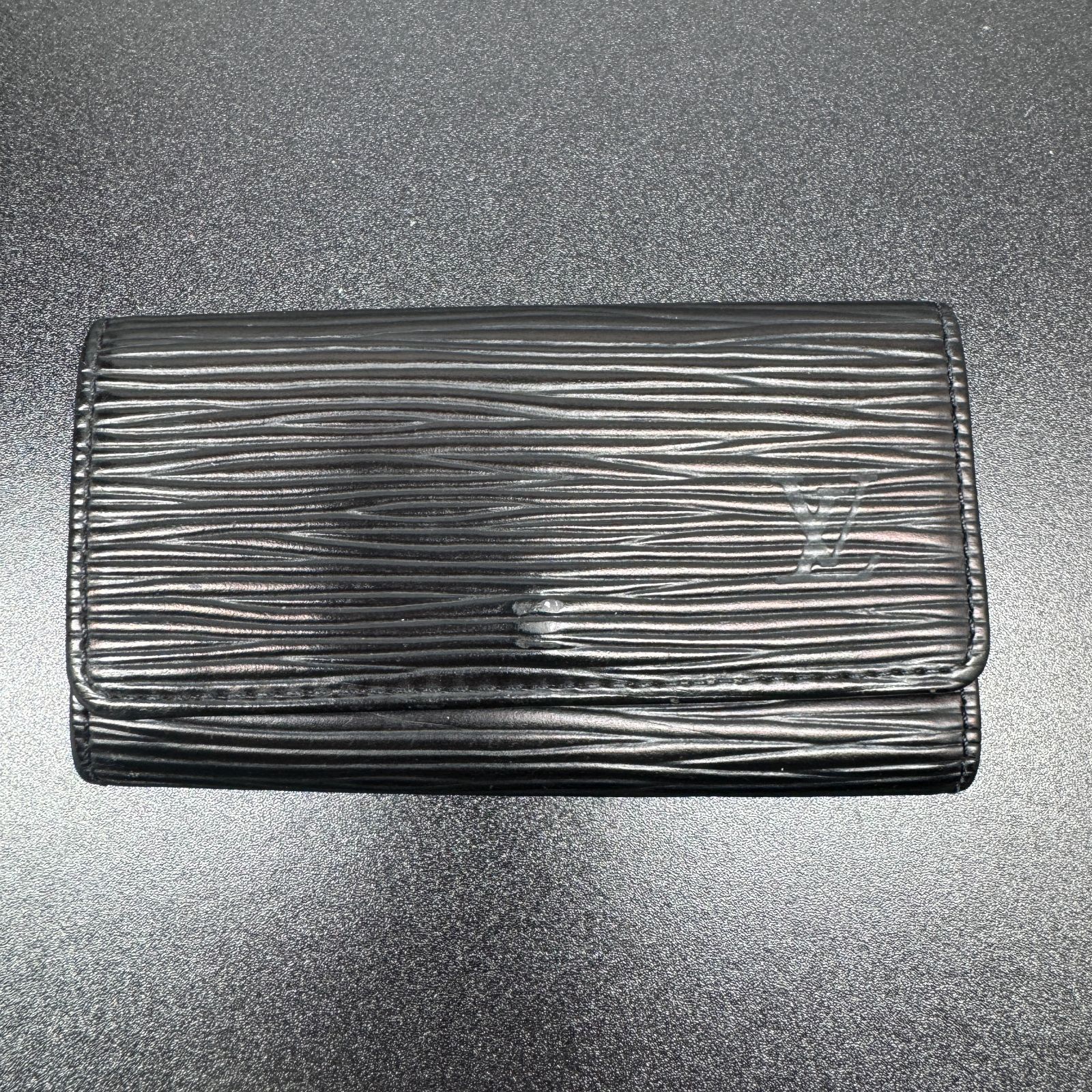 ルイヴィトン エピ 黒 ミュルティクレ4 B25060627