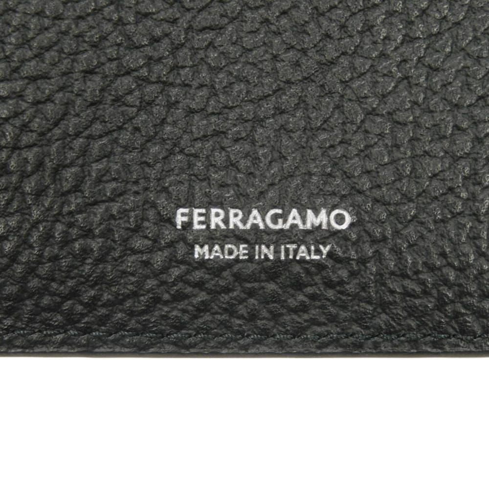 Salvatore Ferragamo サルヴァトーレフェラガモ エンボス ガンチーニ