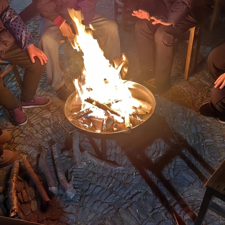 【折りたたみ式】ステンレス製アウトドアグリル 1セット キャンプ/暖房/BBQに最適 断熱設計 ハンドル一体型 持ち運び簡単 ギフト付