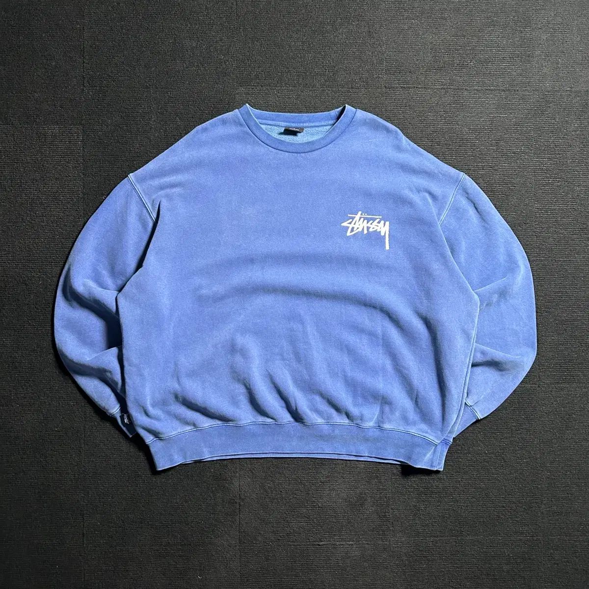 STUSSY ベーシック ロゴ PIGMENT クルーネック スウェット
