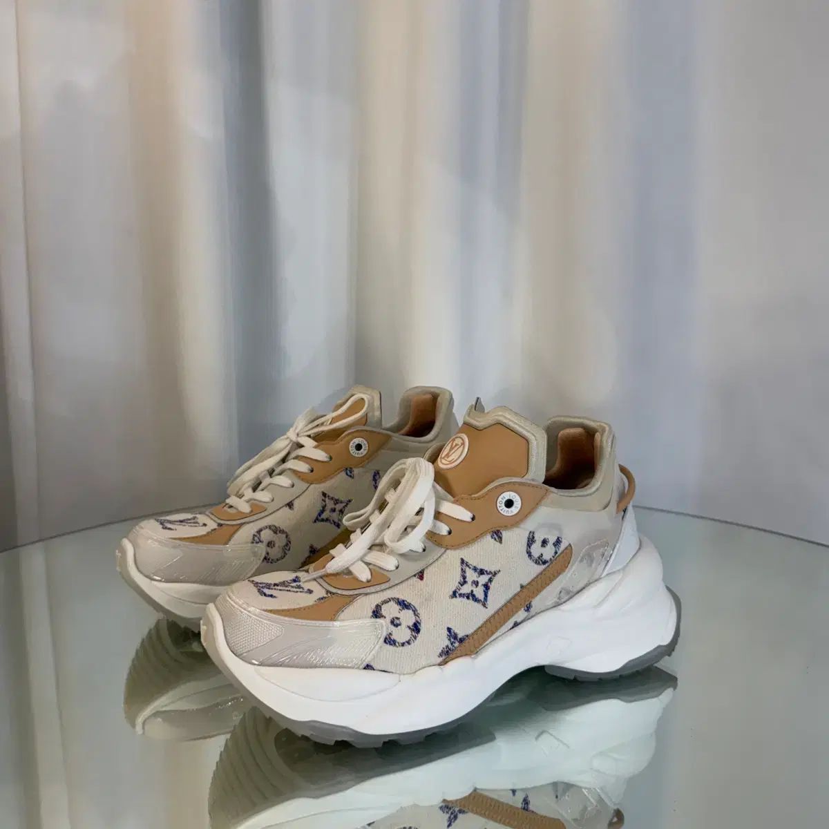 38 5サイズ ルイヴィトン RUN 55 スニーカー