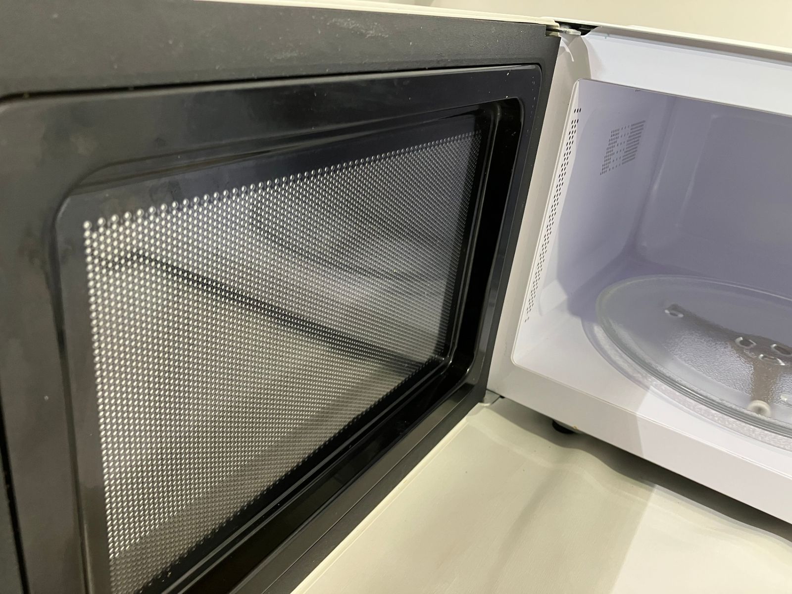 日立美品 電子レンジ ホワイト HMR-BK220-Z5 高年式 50Hz ◇ 日立 HITACHI 電子レンジ HMR-BK220-Z5 22L 50Hz専用 ホワイト 2300