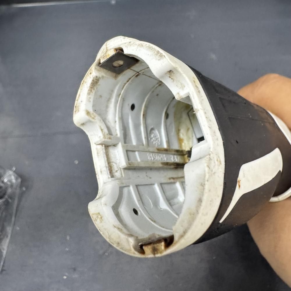 【中古】makita TD022DSHX 7.2V充電式インパクト(バッテリー3つ付) 【中古】makita TD022DSHX 7.2V充電式インパクト(バッテリー3つ付)