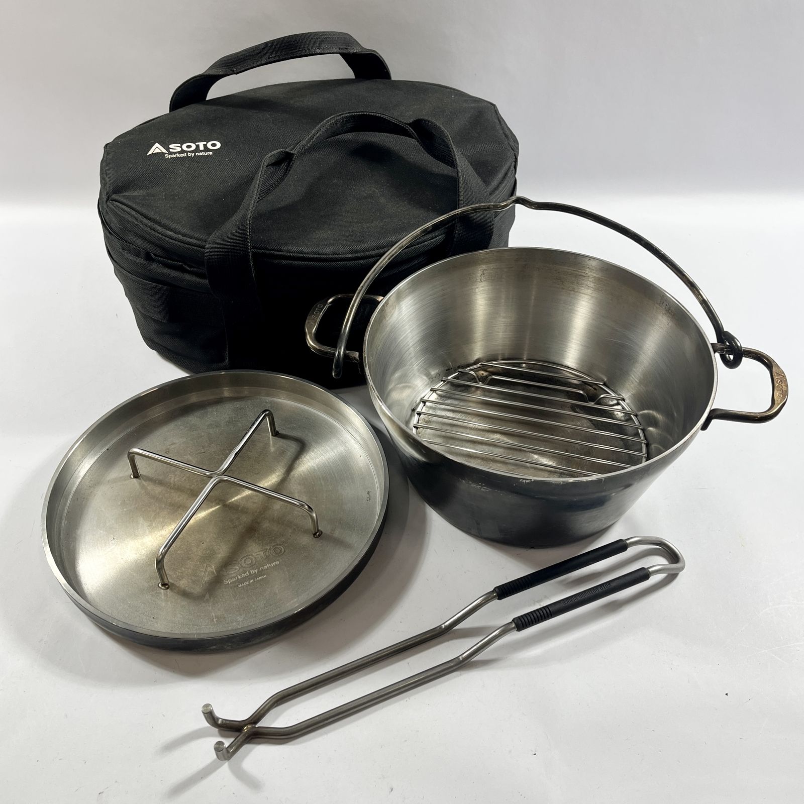 ★ SOTO ステンレスダッチオーブン 10インチ 26cm 日本製 セット ケース リフター 底網 ソト 新富士バーナー キャンプ IH 鍋 現状品