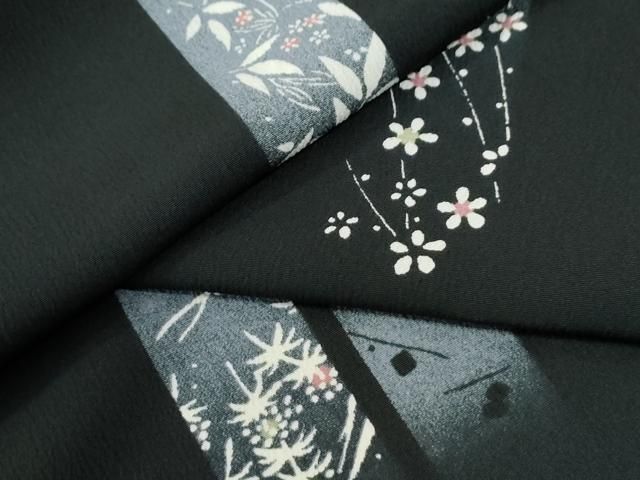 平和屋着物●小紋　胴抜き仕立て　霞草花文　黒地　洗える着物　未使用　CABI2212yc