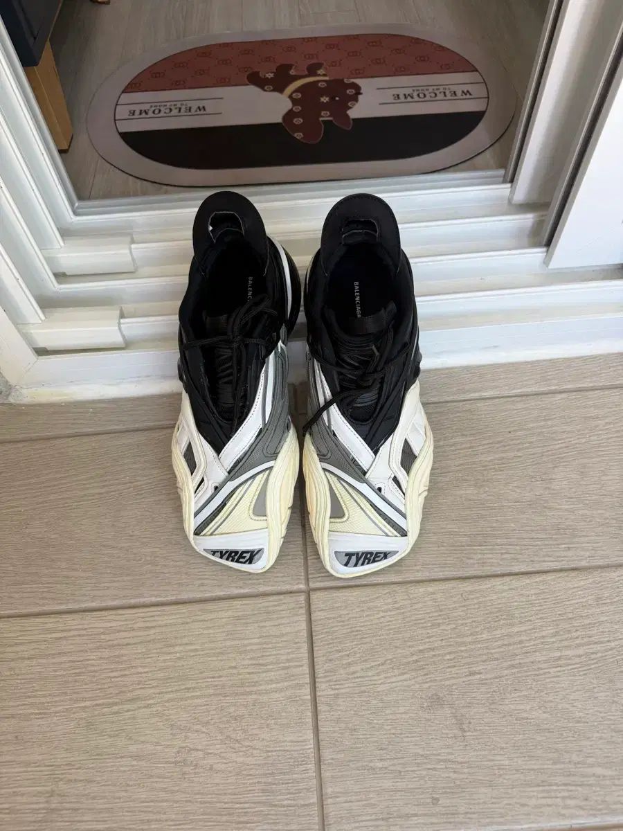バレンシアガ タイレックス42