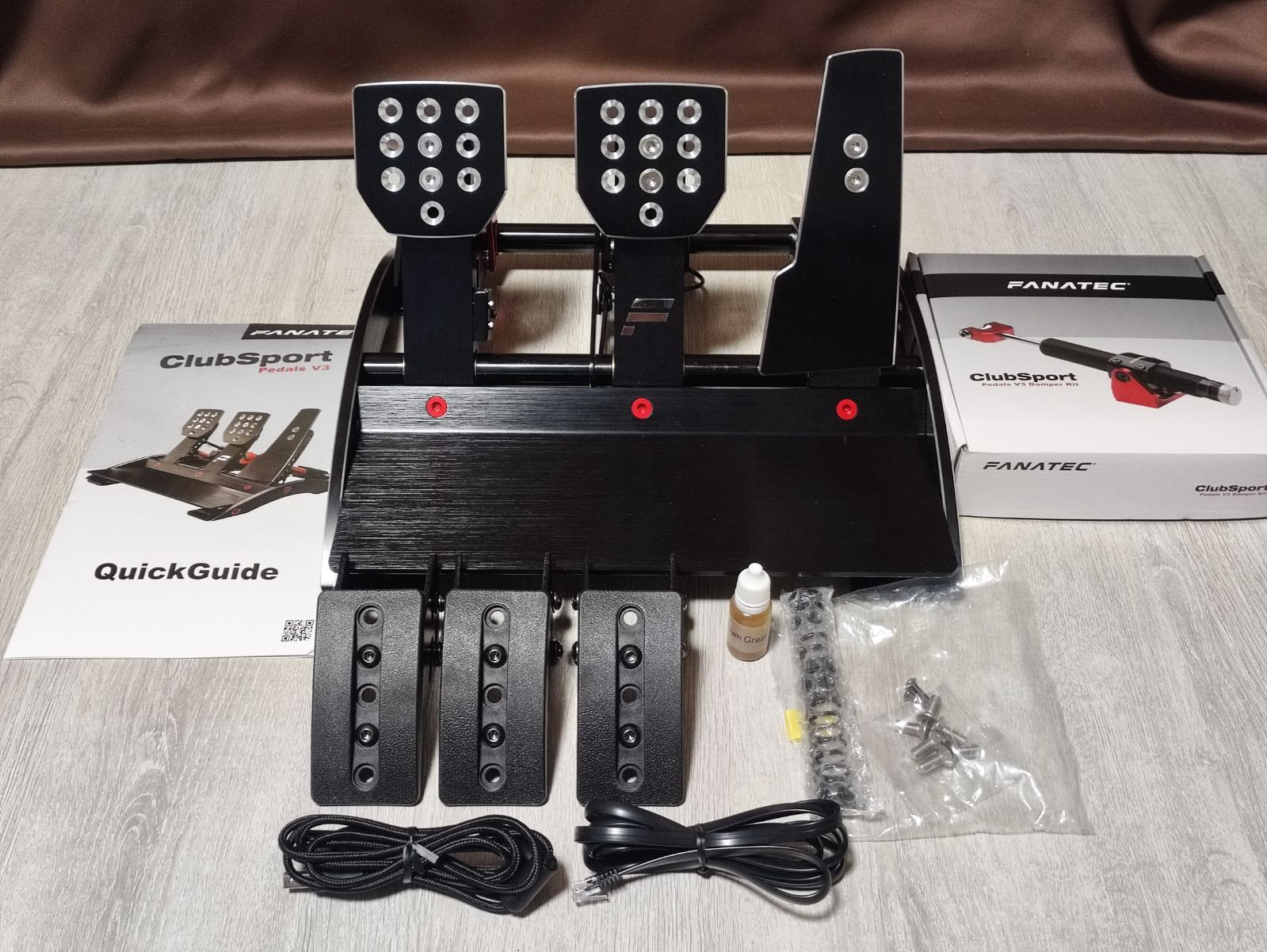 FANATEC V3ペダルとダンパーキット 【中古】 FANATEC ClubSport Pedals V3 ＋ Damper Kit【修理品】ハンコン - メルカリ