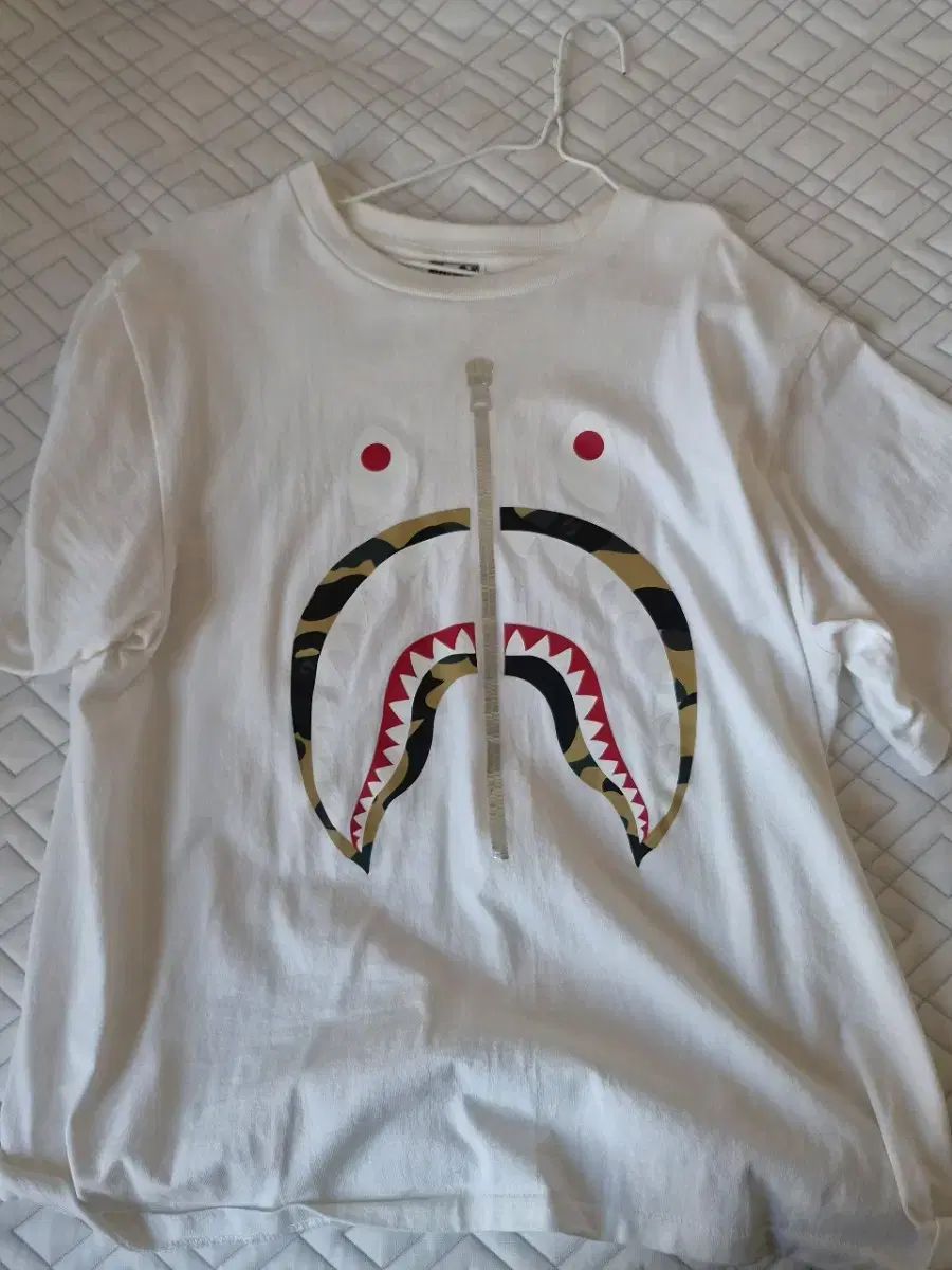 A BATHING APE アベイシングエイプ カモフラ シャーク 半袖Tシャツ