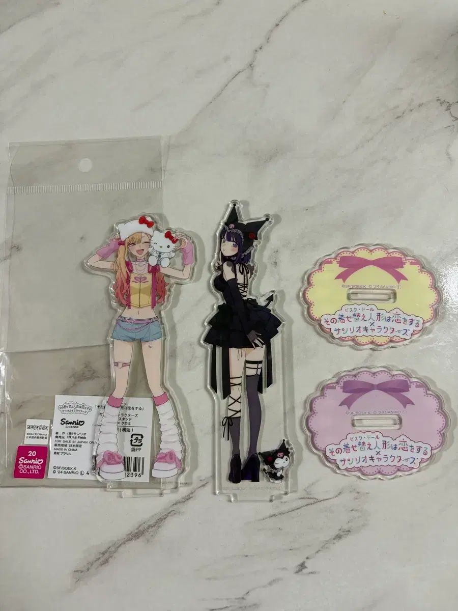 そのビスクドールは愛をする Sanrio コラボ Arcs アクリル スタンド hello kitty(ハローキティ) くるみ まとめ