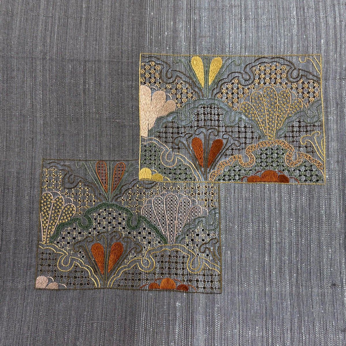 【美品】 開き名古屋帯 秀品 紬地 雪輪青海波 縞 刺繍 金糸 灰茶 正絹 【中古】