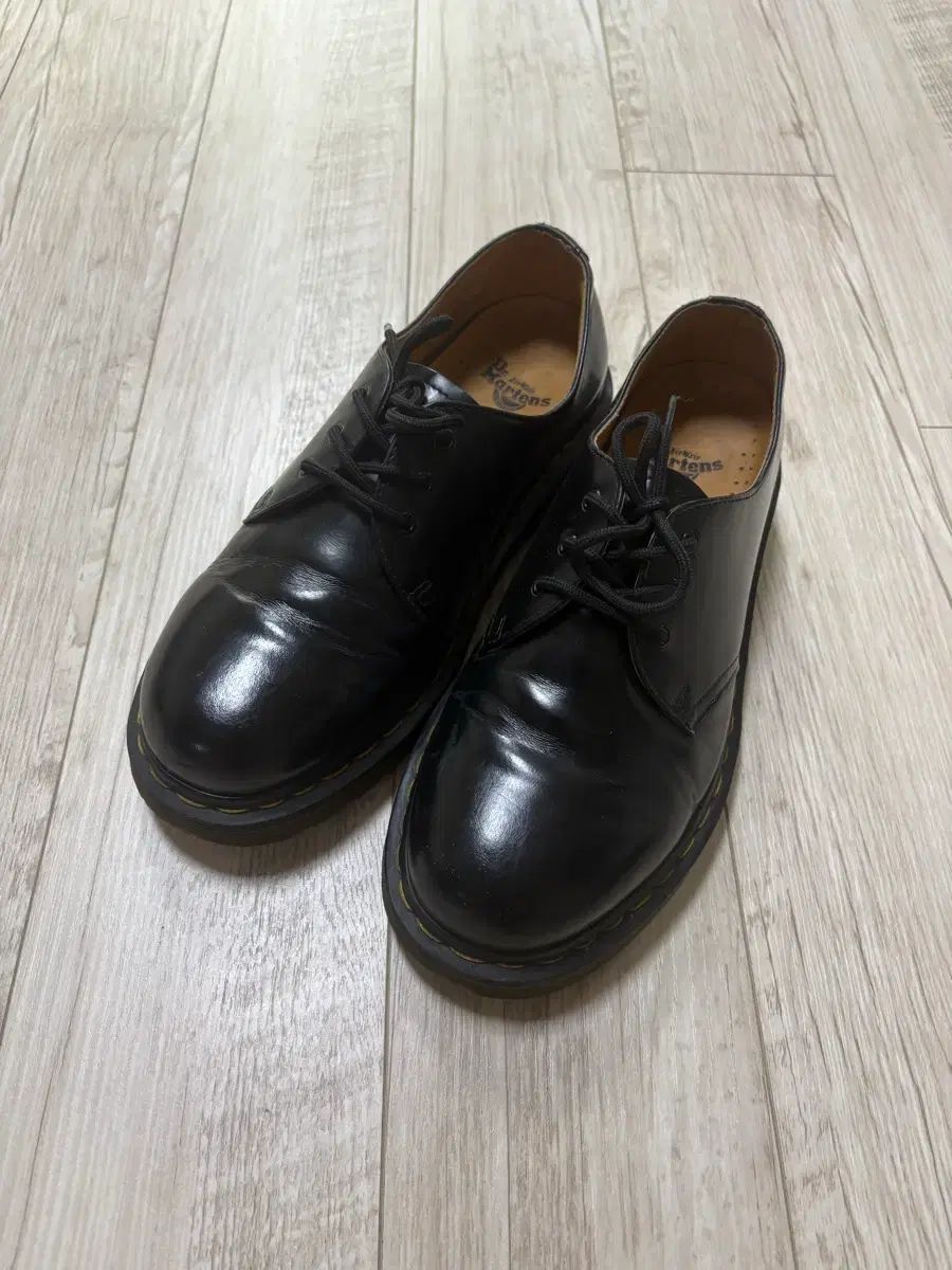 DR. MARTENS ドクターマーチン 1461 3 ホール スムース 250