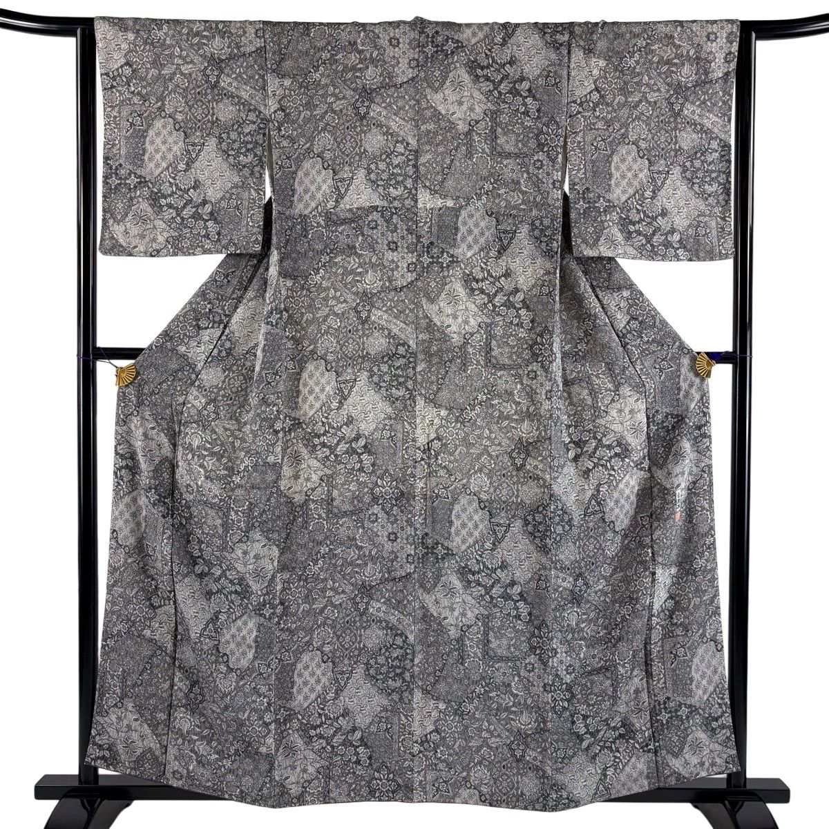【美品】 小紋 身丈157.5cm 裄丈64cm M 袷 二代目 更甚 やまと 落款 更紗 灰色 正絹 秀品 【中古】